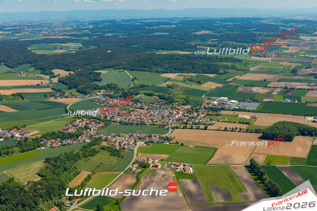 Das Luftbild zeigt :  Weng - Die Luftaufnahme wurde 2024 vom UL-Flugzeug aus erstellt ( keine Drohne ) - Hochauflösende Luftaufnahme - Für grossformatige Ausdrucke geeignet. Die Geschenkidee !Mit Lizenz und Bildrechte bestellbar