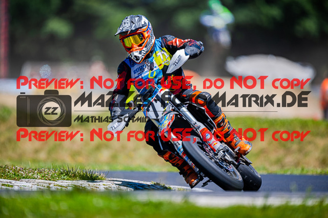 MaZZes_FotoMatrix_220702_9533 | UE40