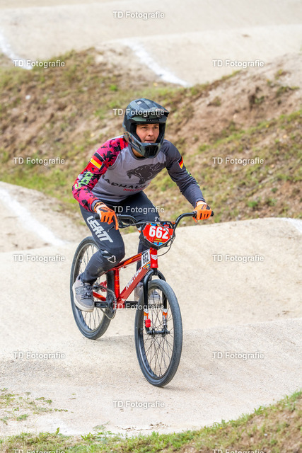 BayBMX2026-05404 | Fotogalerie von Thomas Dettweiler mit Eventbildern und lizenzfreien Fotos. Perfekt als Wandbild, für Büro, Website oder private Nutzung. - Realisiert mit Pictrs.com