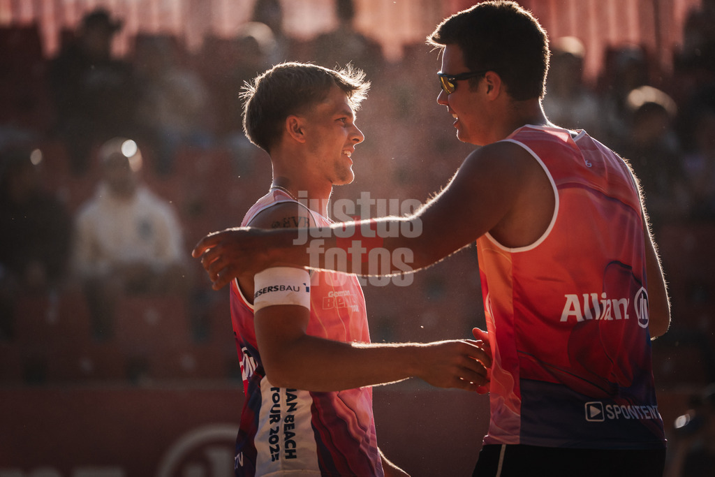 Beachvolleyball | Männer | Allianz German Beach Tour 2025 | Tourstop Düsseldorf | 15.05.2025 | v.l. Luis Kubo und Jonas Kaminski