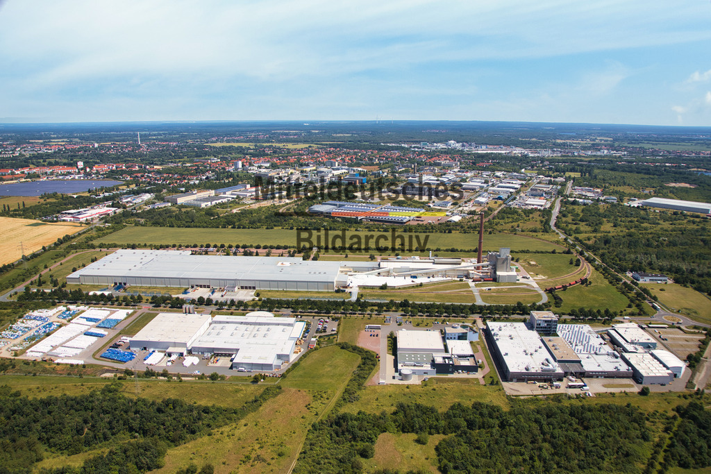 3-50_Bitterfeld-Wolfen_IMG_Bitterfeld_7560 | Die schönsten Luftbilder von Sachen-Anhalt & Mitteldeutschland als Bilddatenbank zur kommerziellen Nutzung. Nutzen Sie unsere Erfahrung seit 2005 in der Luftbildfotografie. - Realisiert mit Pictrs.com