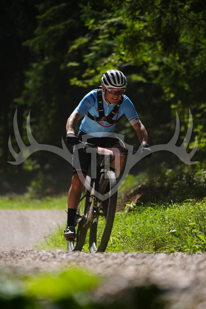 FC102048 | Fotogalerie der Treibjagd im Dunkelwald - Dein MTB Etappenrennen im Erzgebirge - Realisiert mit Pictrs.com