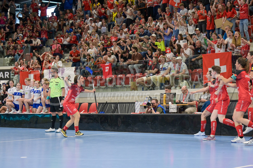Women's 3v3 WFC 2025 - Championship Final - Finland v Switzerland | Alice Roth, (#15, Switzerland) scores, during Women's 3v3 WFC 2025 - Championship Final, Switzerland: 03.05.2025, Winterthur, AXA ArenaEvent page: <a href="https://www.u19wfc2025.ch/">www.u19wfc2025.ch</a>Credit: Markus Aeschimann, <a href="https://markus-aeschimann.ch">markus-aeschimann.ch</a>Instagram: <a href="https://instagram.com/sportfotografie.aeschimann">@sportfotografie.aeschimann</a> - Realisiert mit Pictrs.com