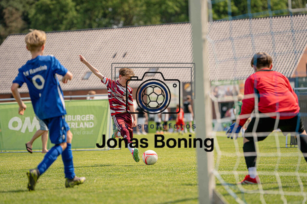 Fußball I E-Junioren I Saison 2025-2026 I OM-Cup Lüsche I Samstag  I 22567 | jns.sportfotos - Realisiert mit Pictrs.com
