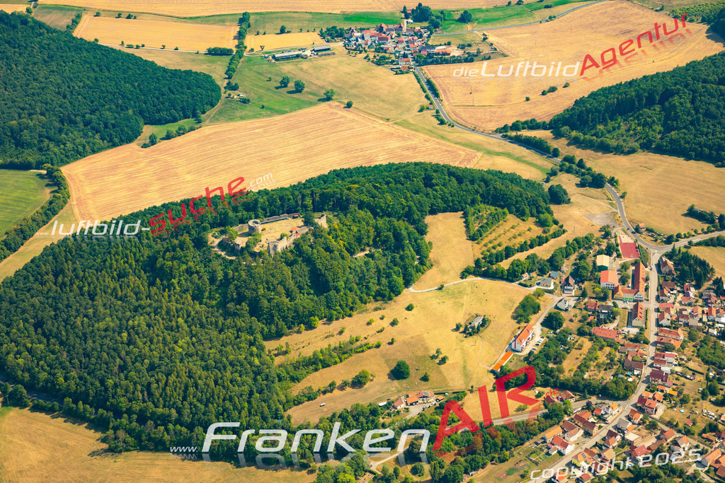 Aktuelles Luftbild von Henneburg Meiningen - Die Luftaufnahme wurde 2022 mittels UL-Flugzeug erstellt ( keine Drohne ) - hochauflösende Kamera-Systeme von  Canon -Beste Qualität - Für grossformatige Ausdrucke geeignet. Die Geschenkidee !