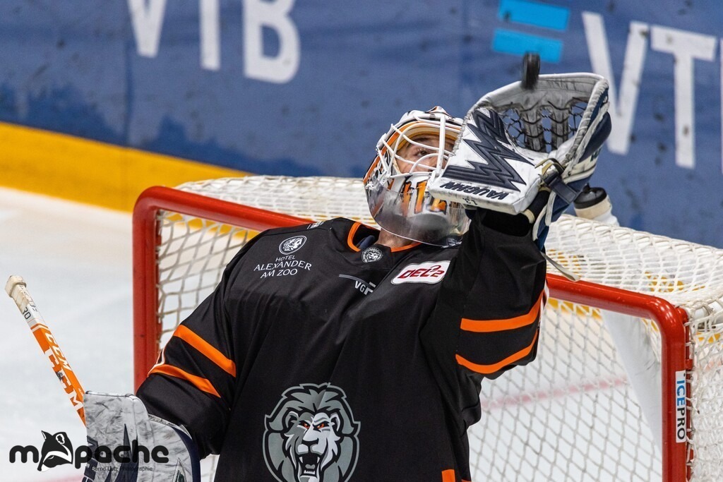 Löwen Frankfurt - Ravensburg Towerstars - 7.12.21 | Löwen Frankfurt - Ravensburg Towerstars - 7.12.21 - Realisiert mit Pictrs.com