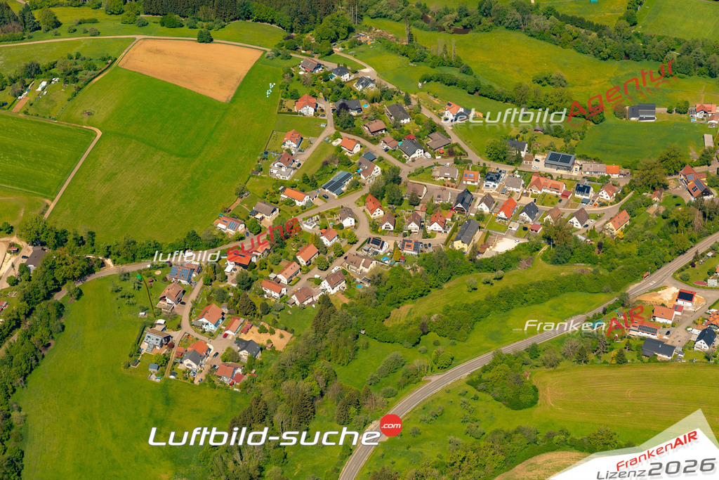 Das Luftbild zeigt : Brackwang Heuchlingen - Die Luftaufnahme wurde 2024 vom UL-Flugzeug aus erstellt ( keine Drohne ) - Hochauflösende Luftaufnahme - Für grossformatige Ausdrucke geeignet. Die Geschenkidee !Mit Lizenz und Bildrechte bestellbar