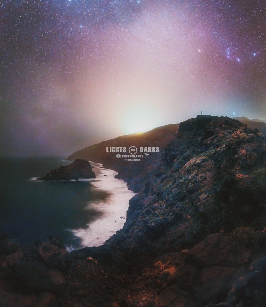 Dreamscape | Calima ... a sandstorm at La Palma. The sand reflects the lights from Santa Domingo in the most dreamy colours and everything is blurred by the sand in the air. To the right one could spot the Orion constellation. - Realisiert mit Pictrs.com