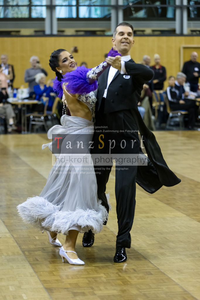20241102_DC_HGR_Std_08833 | Tanzsportbilder, Standardtanz, Lateintanz, WDSF, DTV, LTVB, dancecomp, goc, hessen tanzt, blaues band der spree, walzer, tango, wiener walzer, slowfox, quickstepp, samba, rumba, cha-cha-cha, paso doble. jive, hd-kroft photography, turniertanzsport