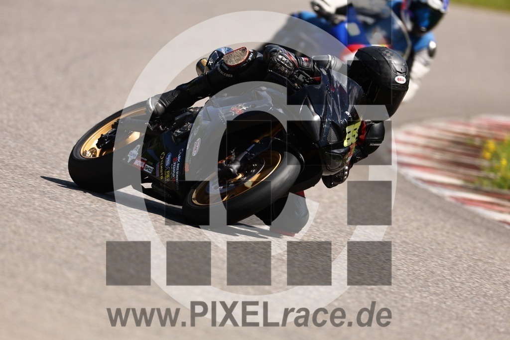 0333-20240525_01243 | Schöne Erinnerungen an spannende Momente - das festzuhalten ist unser Job. PIXELrace.de ist seit 2003 auf den Rennstrecken Europas unterwegs um die Action draußen beim Fahren und die wunderbare Stimmung imm Fahrerlager für euch einzufangen.