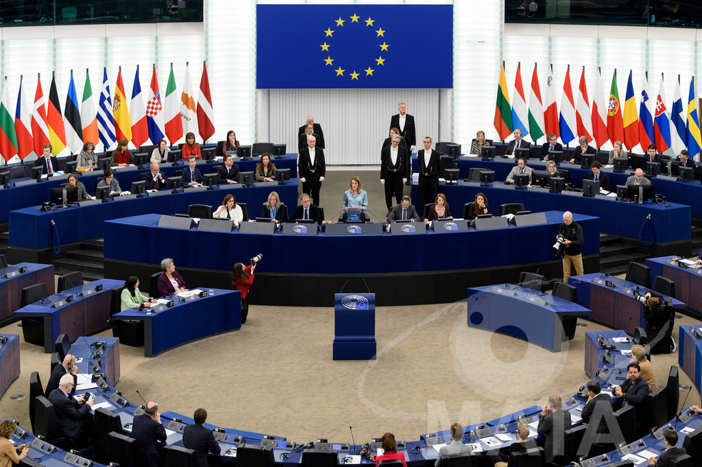 _DWA7551 | Roberta Metsola (Präsidentin des Europäischen Parlaments 2022-2024, EVP, Malta) bei Wiederaufnahme der letzte Plenarsitzung. Das Europäische Parlament in Straßburg, 22.04.2024
 - Realisiert mit Pictrs.com