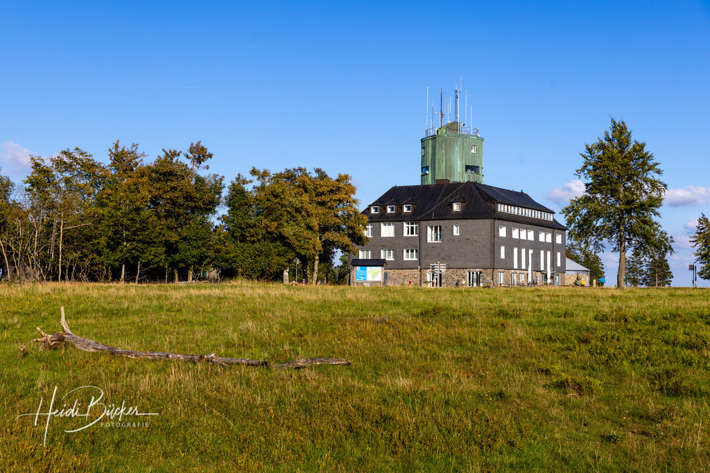 Astenturm mit Restaurant auf dem Kahlen Asten | Astenturm mit Restaurant auf dem Kahlen Asten - Realisiert mit Pictrs.com