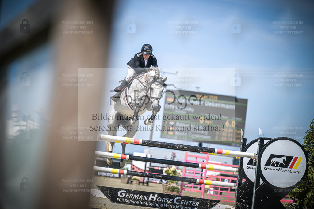 DOS_2491 | Entdecke hochwertige Reitturnierfotos von Foto Oger. Professionell, emotional und authentisch – jetzt Lieblingsmomente im Shop bestellen. - Realisiert mit Pictrs.com