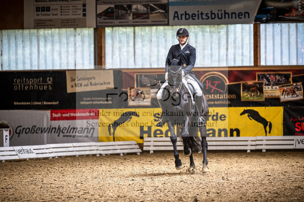 DOS_1310 | Entdecke hochwertige Reitturnierfotos von Foto Oger. Professionell, emotional und authentisch – jetzt Lieblingsmomente im Shop bestellen.Deutschlandweite Turnierfotografie. - Realisiert mit Pictrs.com