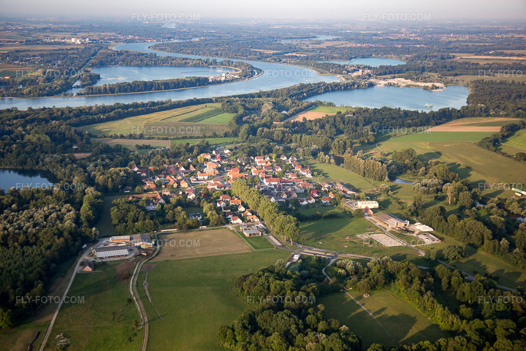 Aerial view: View of the town in Fort-Louis in the state Bas-Rhin, France.Photo: IMG_093094.jpg taken on 08/16/2016 by Werner Riehm/FLY-FOTO.comResolution of the original: 5472 x 3648 px