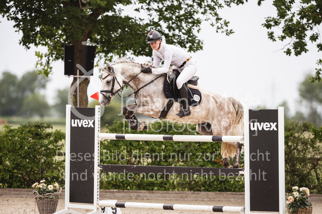 250622_Lemwerder_M2-SprmstAnf-814 | Deine schönsten Turniermomente als professionelle Fotos! Entdecke hochwertige Pferdesport-Fotografie im Online-Shop. Jetzt Fotos finden & bestellen!