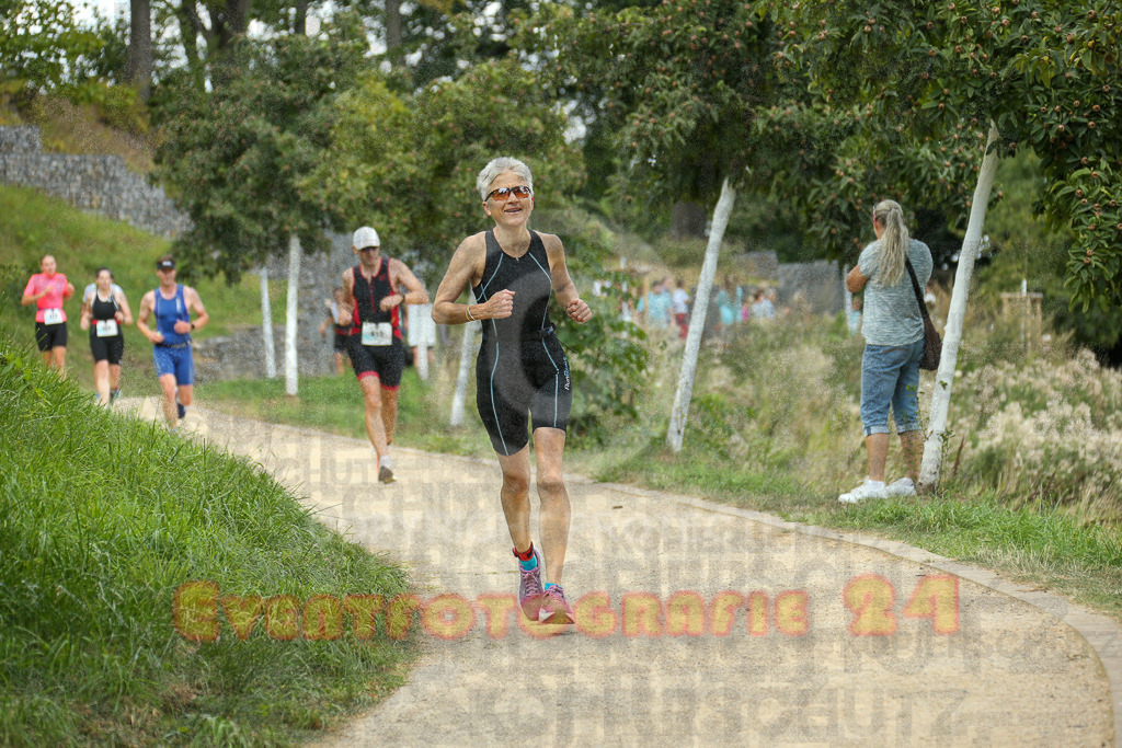 250824_1348_EX1_3708 | Sportfotografie im Rhein-Sieg Kreis, Köln, Bonn, NRW, Rheinland Pfalz, Hessen, etc. Unser Tätigkeitsfeld umfasst den Laufsport vom Volkslauf über den Marathon, Duathlon, Triathon bis zum Ultralauf wie Kölnpfad Ultra oder Schindertrail.