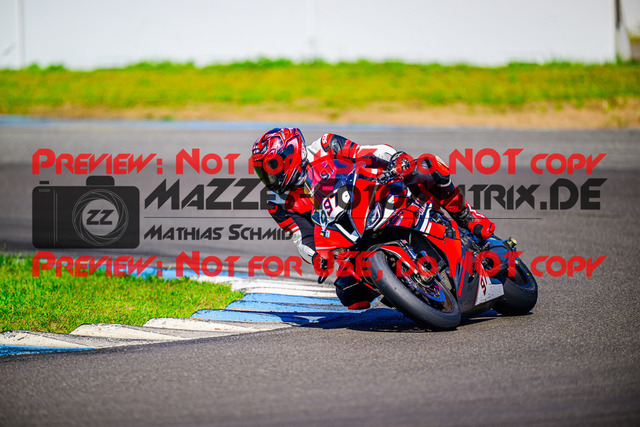 MaZZes_FotoMatrix_240520_6021986_7610 | WEISS