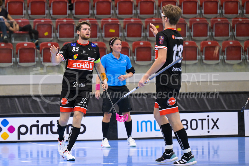 HC Rychenberg vs UHC Uster - 14. October 2022 | HC Rychenberg vs UHC Uster
AXA Arena, Winterthur
Tobias Ledergerber (#95 UHC Uster) erzielt das 6:4.
Bild: Sportfotografie Markus Aeschimann | www.markus-aeschimann.ch - Realisiert mit Pictrs.com