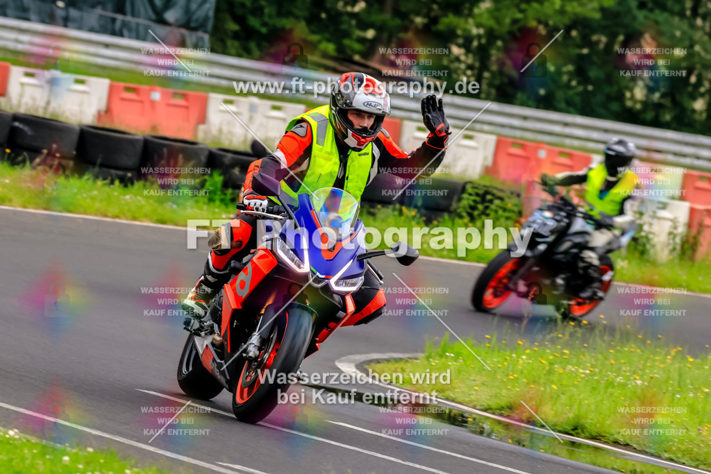 VBK-6860 | Hier findet Ihr Bilder von Touristenfahrten auf der Nürburgring Nordschleife oder von anderen Veranstaltungen die ich besucht habe. Viel Spass beim Durch Schauen 