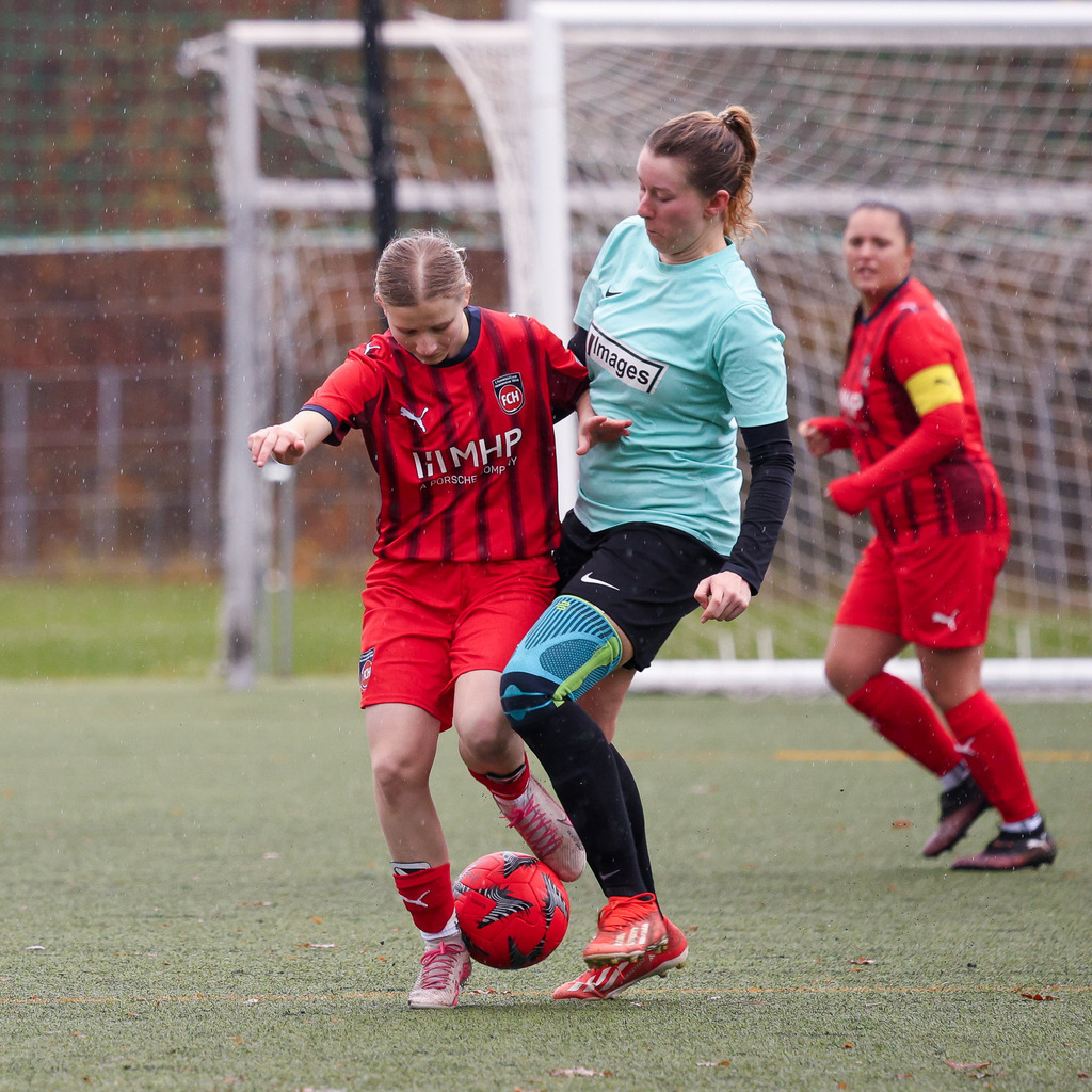 FCHWAS_251102_4072 | 1.FC Heidenheim 1846 II vs. SGM DJK-SV Wasseralfingen/Neuler, Fußball, Frauen, Bezirksliga, 2025/2026, 8. Spieltag, 02.11.2025 in Mergelstetten (Foto: Michael Bulling) - Realisiert mit Pictrs.com