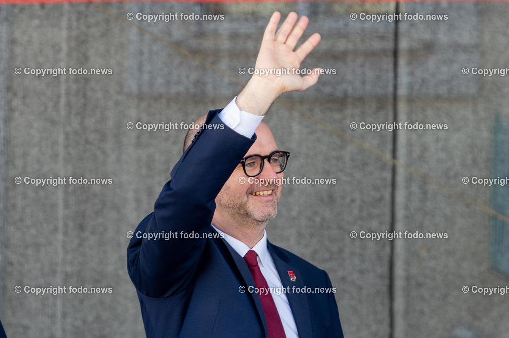 Hauptplatz Linz_ 1. Mai Umzug 2025_ 01.05.2025-12 | 01.05.2025, Hauptplatz Linz, AUT, Hauptplatz Linz, im Bild 1. Mai Umzug 2025 Linz Hauptplatz, SPOE, Dietmar Prammer (SP, Bgm. der Stadt Linz)