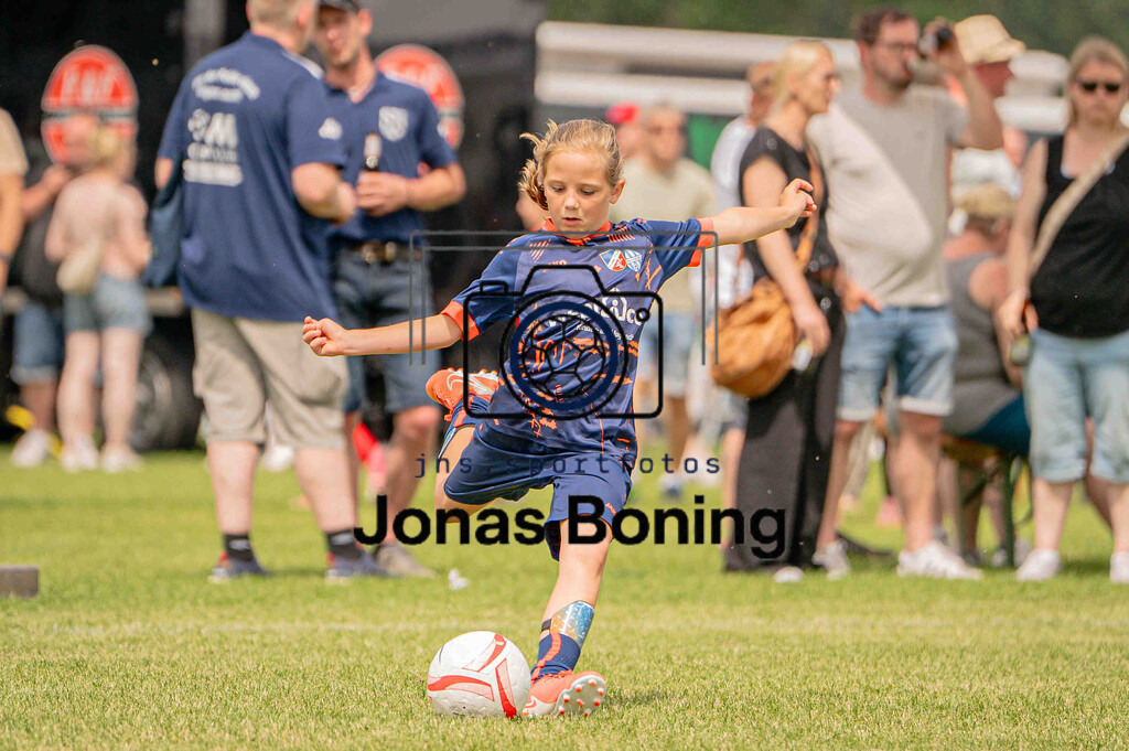 Fußball I E-Junioren I Saison 2025-2026 I OM-Cup Lüsche I Sonntag  I 23469 | jns.sportfotos - Realisiert mit Pictrs.com
