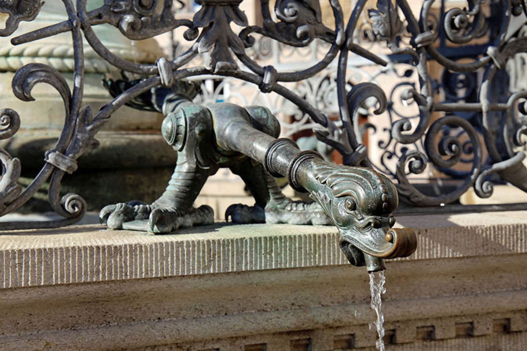 Foto: Leipzig - Mägdebrunnen | Das Team hinter BILDLEXIKON LEIPZIG bündelt historische wie aktuelle Informationen über die Stadt Leipzig in Text und Bild auf einer Plattform und stellt diese der interessierten Öffentlichkeit zur Verfügung.