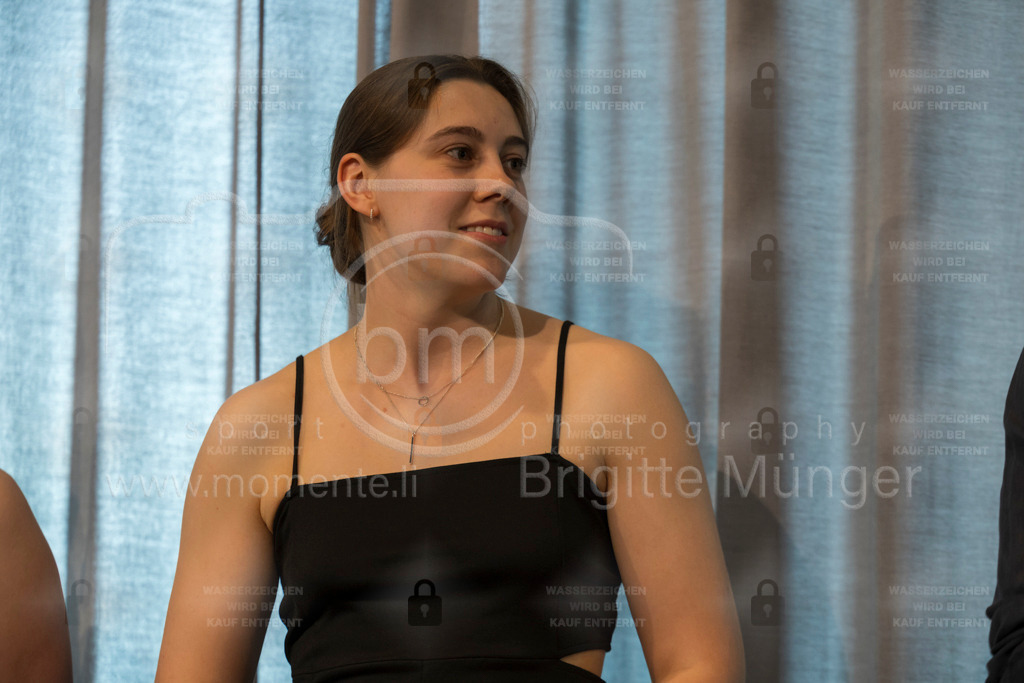 FeusiDiplomfeier_R6II3093 | Brigitte Münger / bmsportphotography - Realisiert mit Pictrs.com