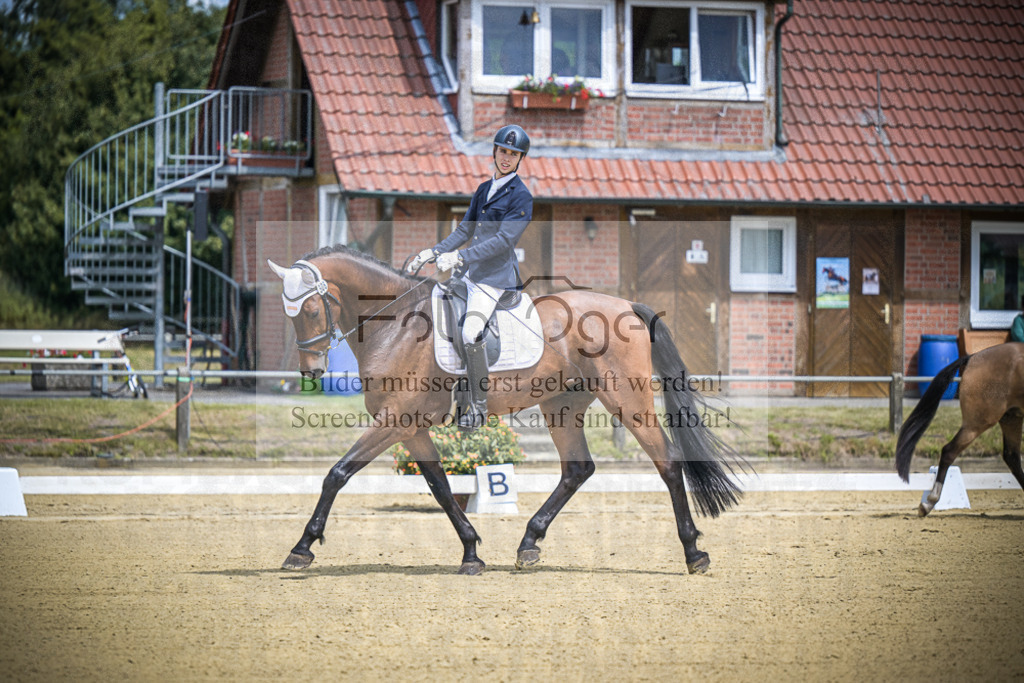 DOS_0090 | Entdecke hochwertige Reitturnierfotos von Foto Oger. Professionell, emotional und authentisch – jetzt Lieblingsmomente im Shop bestellen.Deutschlandweite Turnierfotografie. - Realisiert mit Pictrs.com
