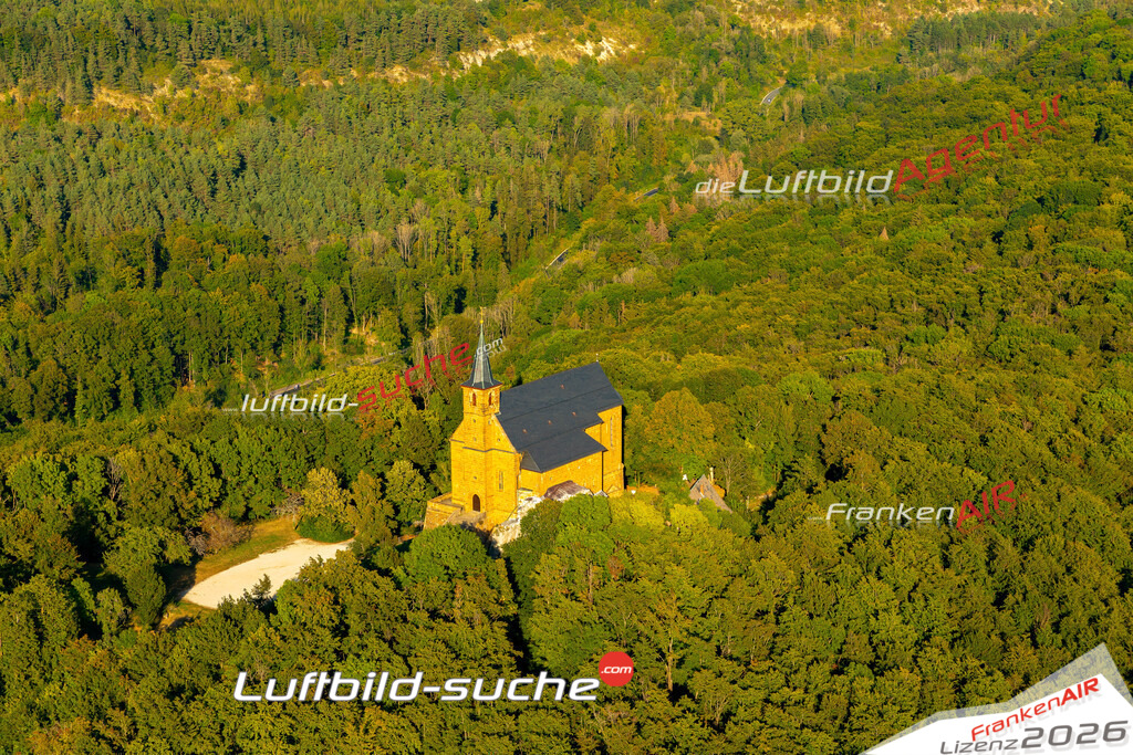 Das Luftbild zeigt : Gügel Scheßlitz - Die Luftaufnahme wurde 2024 vom UL-Flugzeug aus erstellt ( keine Drohne ) - Hochauflösende Luftaufnahme - Für grossformatige Ausdrucke geeignet. Die Geschenkidee !Mit Lizenz und Bildrechte bestellbar