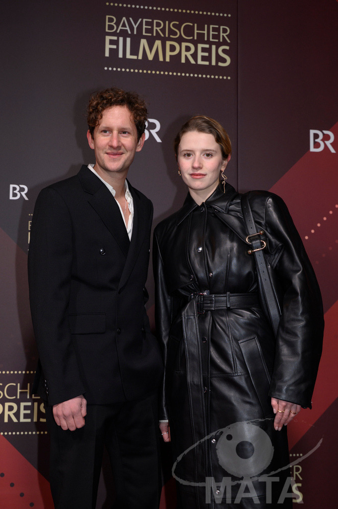 _DWI5111 | Moritz von Treuenfels und Katharina Stark bei der Verleihung des 47. Bayerischen Filmpreises 2026  im Prinzregententheater. München, 23.01.2026 - Realisiert mit Pictrs.com