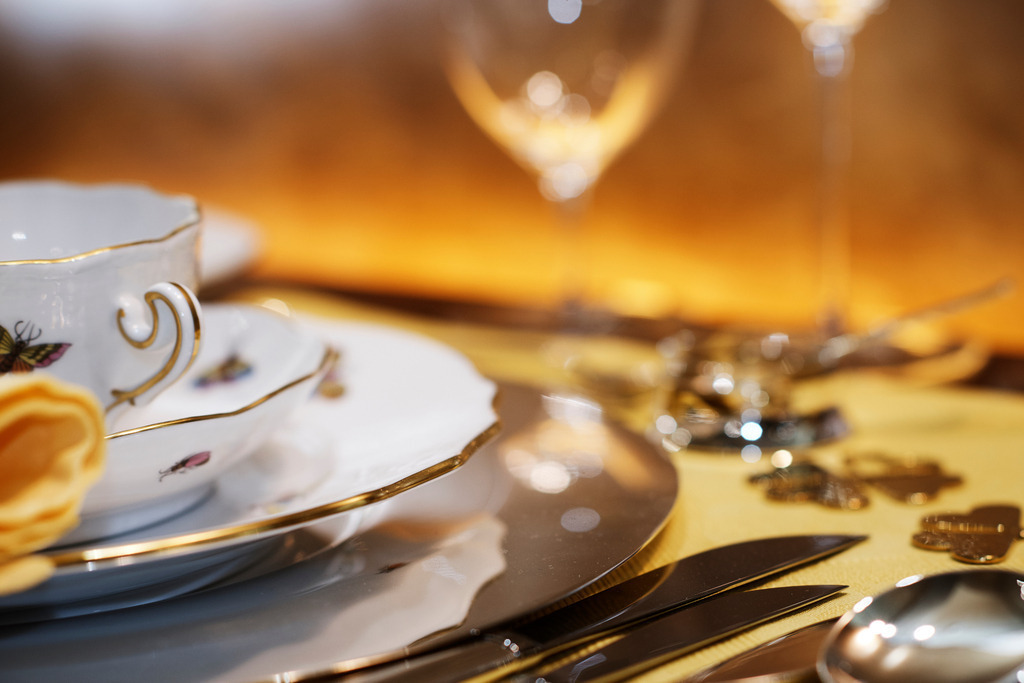 Silbermanufactur in der Spiegelgasse | Wien, Austria - April 04, 2017: Wiener Silbermanufactur;  Silbermanufactur in der Spiegelgasse. - Realisiert mit Pictrs.com