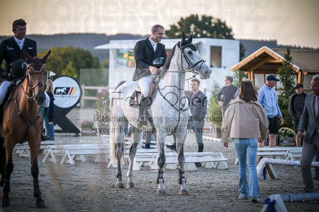 DOS_0076 | Entdecke hochwertige Reitturnierfotos von Foto Oger. Professionell, emotional und authentisch – jetzt Lieblingsmomente im Shop bestellen.Deutschlandweite Turnierfotografie. - Realisiert mit Pictrs.com