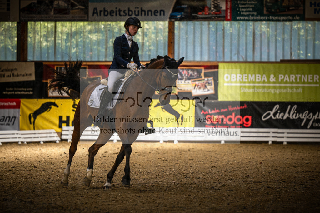 DOS_0682 | Entdecke hochwertige Reitturnierfotos von Foto Oger. Professionell, emotional und authentisch – jetzt Lieblingsmomente im Shop bestellen.Deutschlandweite Turnierfotografie. - Realisiert mit Pictrs.com