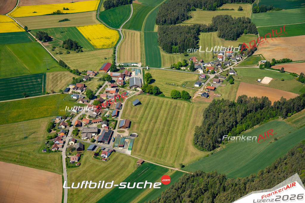 Luftbild Vs Google Maps  Ehringsfeld  Ursensollen -Das Luftbild wurde 2025 vom UL-Flugzeug heraus erstellt ( keine Drohne ) - Hochauflösende Luftaufnahme -Nicht vergleichbar mit Google Maps oder Satelittenbilder- Die Geschenkidee !Mit Lizenz und Bildrechte bestellbar