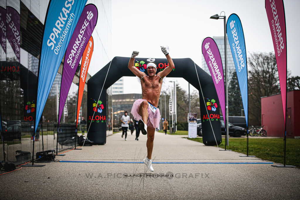 ..... | Linz, AUSTRIA,14. Dezember 25, ALOHA WINTERLAUF DEZEMBER 25 , Image shows: Photo: WAPICS / Andreas Willdoner