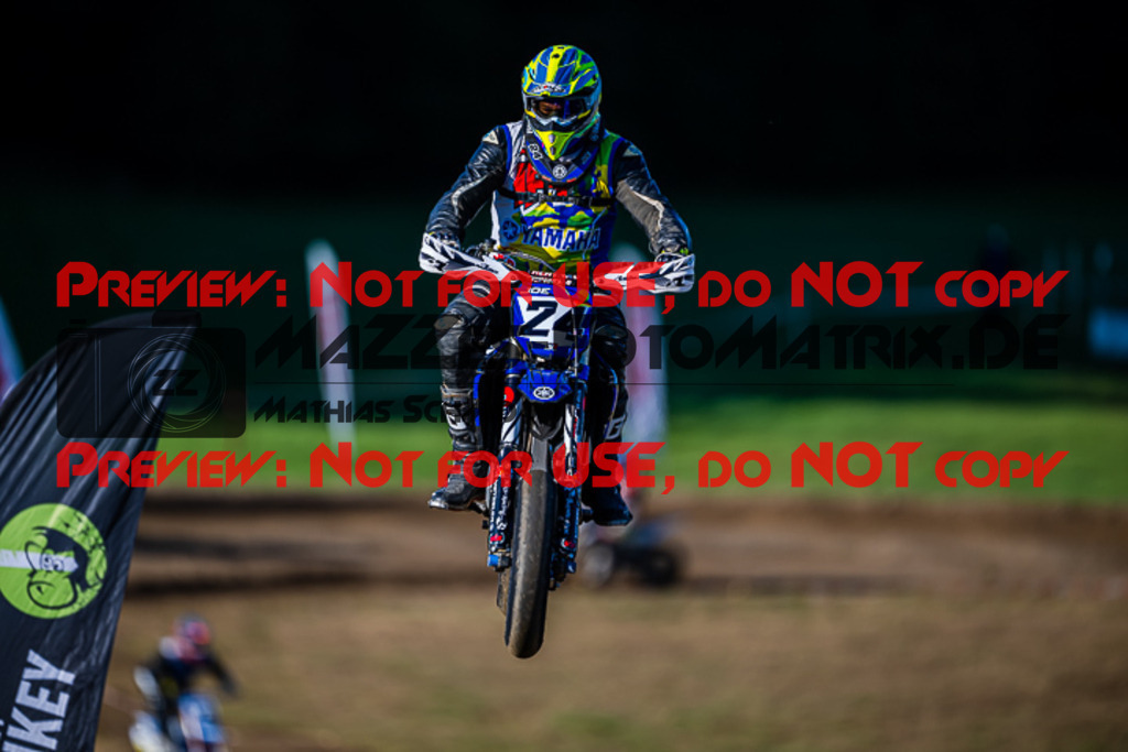 MaZZes_FotoMatrix_220903_8845 | UE40