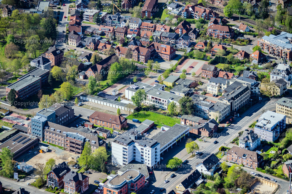 Stade_Klink_Dr_Hanken_ELS_9244290423 | STADE 29.04.2023 Klinikgelände des Krankenhauses " Dr Hanken " in Stade im Bundesland Niedersachsen, Deutschland. // Hospital grounds of the Clinic " Dr Hanken " in Stade in the state Lower Saxony, Germany. Foto: Martin Elsen