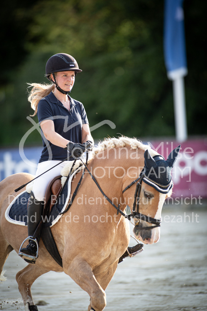 230728_BHO_Showprogramm_FS-723 | Deine schönsten Turniermomente als professionelle Fotos! Entdecke hochwertige Pferdesport-Fotografie im Online-Shop. Jetzt Fotos finden & bestellen!