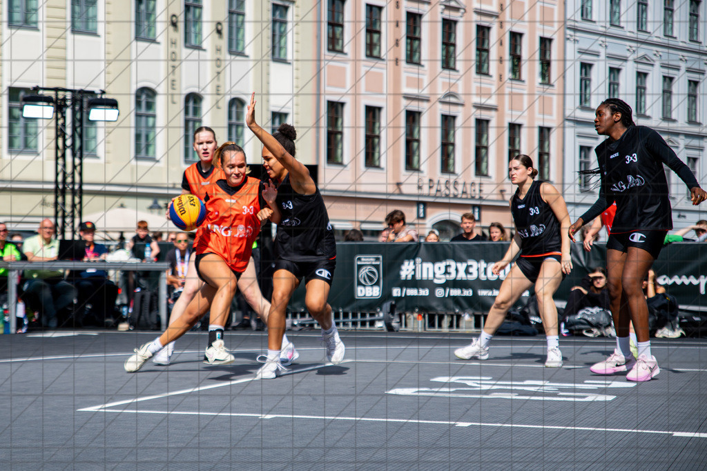 DIE FINALS 2025 | Dt. Meisterschaft 3x3 U18w | allfrisch JuniorPanthers2 (orange) vs. Dream Team (black)//  01.08.25: DIE FINALS 2025 | Dt. Meisterschaft 3x3 U18w / Dresden / Deutschland  //   CREDIT:www.bullenfotos.de, Martin König, Hörner Weg 40, D-49078 Osnabrück, +4917663732967 // Nutzung und Weitergabe nur zu den vereinbarten Zwecken. Presseanfragen an Ersteller. Alle Rechte beim Ersteller. Honorierung nach MFM. - Realisiert mit Pictrs.com