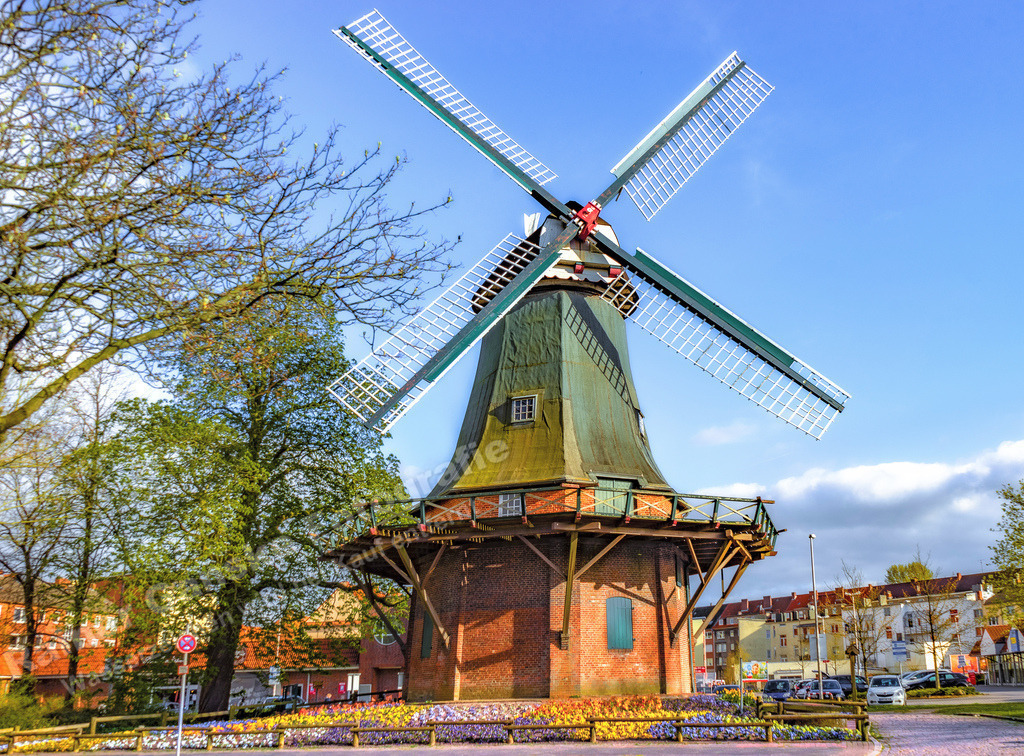 047 Wilhelmshaven Stadt - 14-04-2020 -R Ganske Kopie | Onlineshop mit Bildern von Stränden, Häfen und Meer. Leinwände, Poster, Kalender und andere Materialien erhältlich. Kommerzielle Lizenzen möglich.  - Realisiert mit Pictrs.com