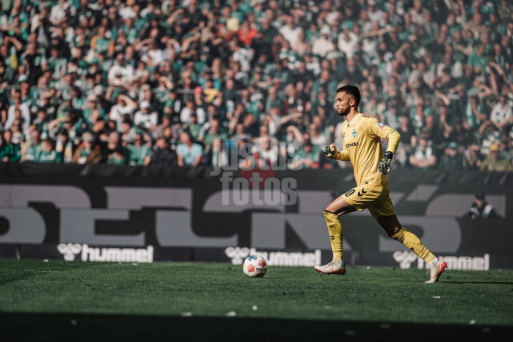 Fußball | Männer | Saison 2025/2026 | 1. Fußball-Bundesliga | 30. Spieltag | SV Werder Bremen vs. Hamburger SV | 18.04.2026 | Mio Backhaus (#30, SV Werder Bremen)