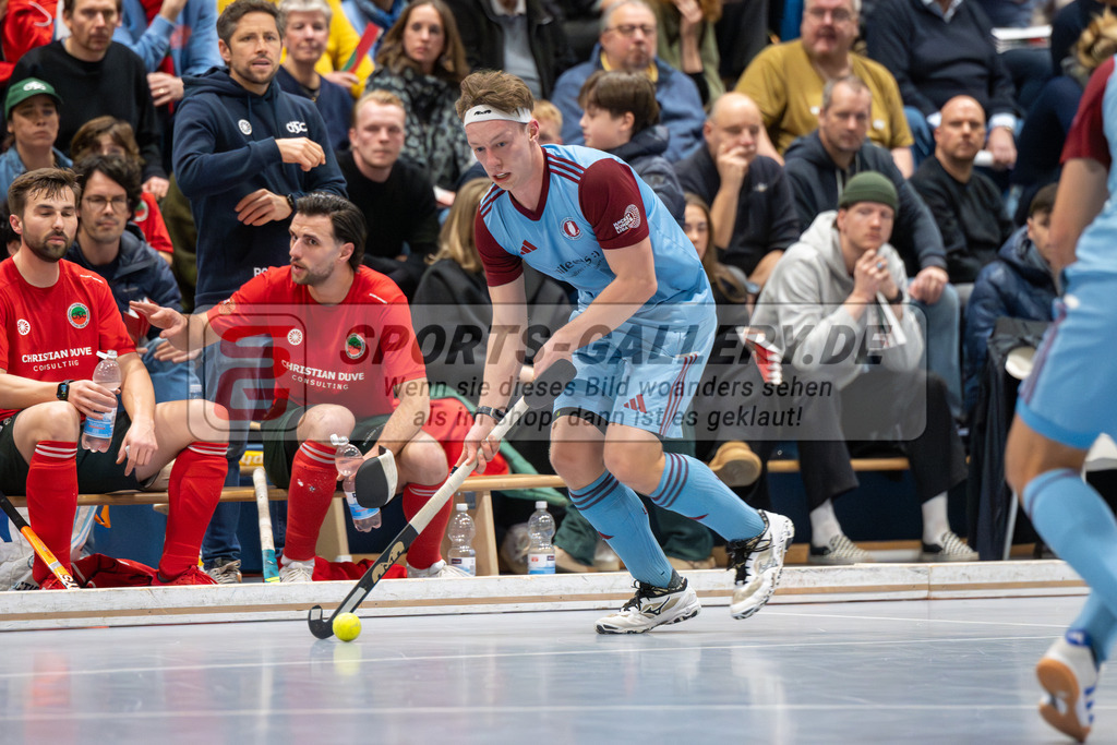 SFE_20260131_0111 | Mönchengladbach, Deutschland, 31.01.26: Hallenhockey 1. Bundesliga Herren Playoff zwischen Crefelder HTC - UHC Hamburg im GHTC Halle am 31.01.2026 in Mönchengladbach, Deutschland. (Foto von Stephan Fehrmann)Mönchengladbach, Germany, 31.01.26: Hallenhockey 1. Bundesliga Herren Playoff between Crefelder HTC - UHC Hamburg in GHTC Halle at 31.01.2026 in Mönchengladbach, Deutschland. (Foto from Stephan Fehrmann)