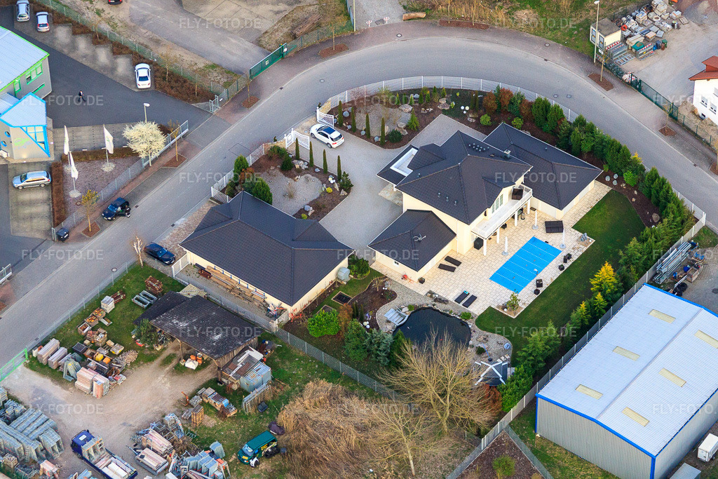 Luftbild: Lasertronic in Jockgrim im Bundesland Rheinland-Pfalz in Deutschland.Foto: IMG_63418.jpg vom 28.03.2014 durch Werner Riehm/FLY-FOTO.deAuflösung des Originals: 4752 x 3168 px