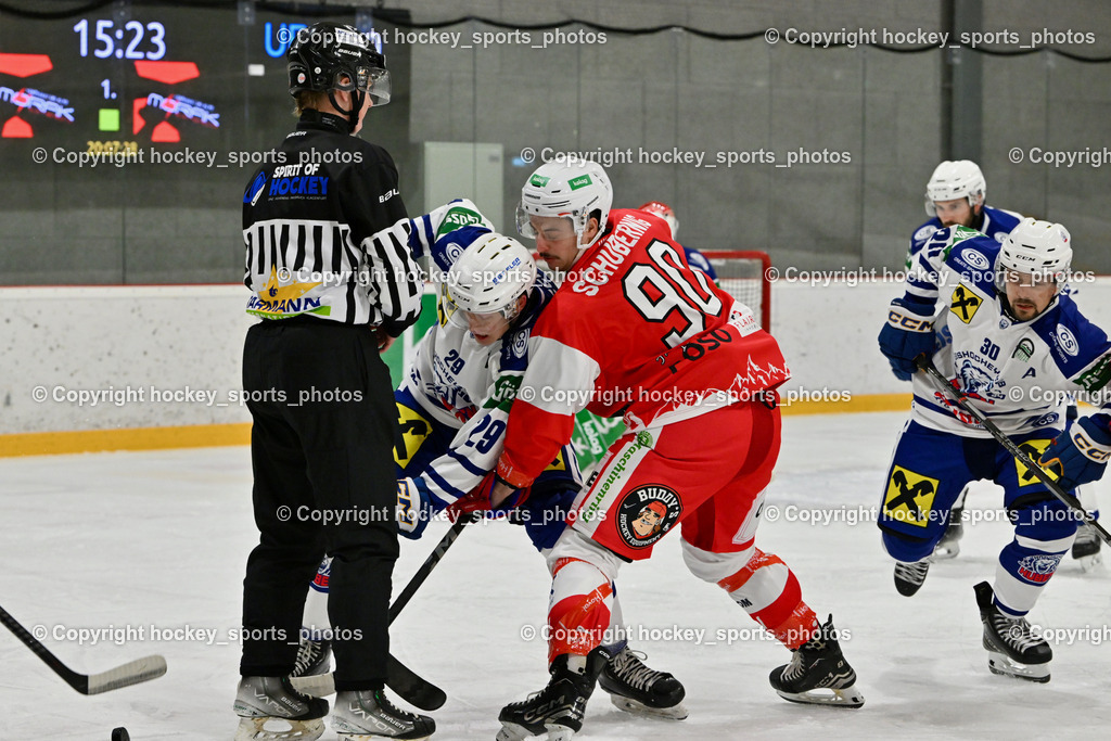 ESV Ferlach vs. UECR Eisbären Huben | Frieser Alexander Referee, #90 Schubernig Markus ESV Ferlach, #29 Bstieler Raphael UECR EISBÄREN HUBEN, #30 Trojer Robert UECR EISBÄREN HUBEN, ESV Ferlach vs. UECR Eisbären Huben, ESV Ferlach vs. UECR Eisbären Huben am 31.10.2025 in Ferlach (HTC Eishalle Ferlach), Austria, (Photo by Bernd Stefan)