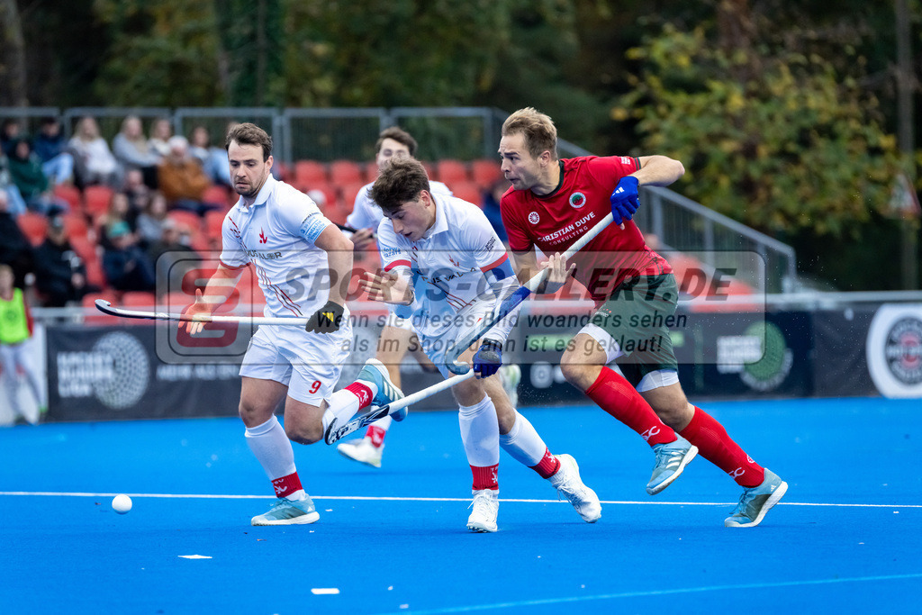 HK_20241102_108326 | 1. Bundesliga Herren Crefelder HTC - TSV Mannheim am 2.11.2024 CHTC Krefeld, Krefeld , Nicolas Proske ( TSV Mannheim #9 ) , van Ehren Christian ( Crefelder HTC #16 )