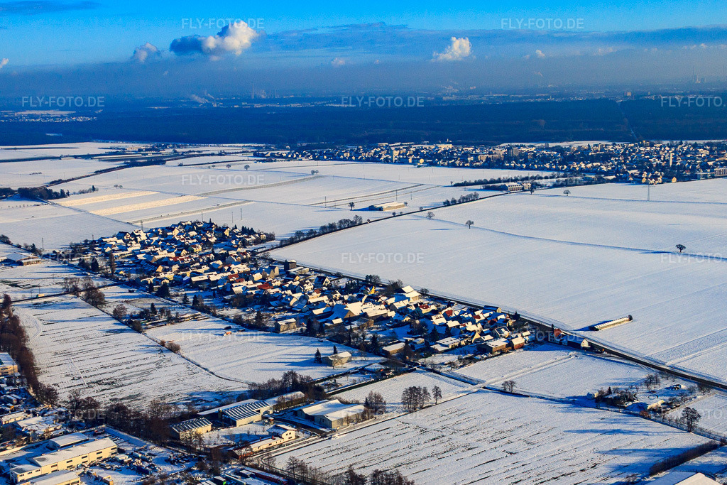 Luftbild: Dorfansicht aus Nordwesten bei Schnee im Winter im Ortsteil Minderslachen in Kandel im Bundesland Rheinland-Pfalz in Deutschland. Foto: IMG_36291.jpg vom 03.01.2011 durch Werner Riehm/FLY-FOTO.de