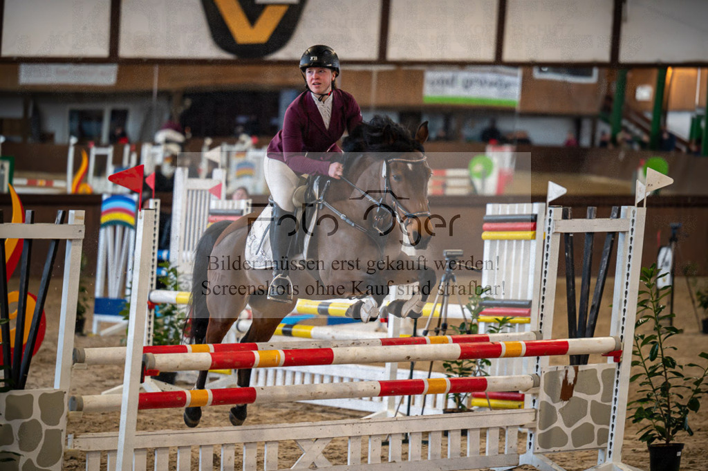 Hallenreittunier Voxtrup 2023 | Entdecke hochwertige Reitturnierfotos von Foto Oger. Professionell, emotional und authentisch – jetzt Lieblingsmomente im Shop bestellen.Deutschlandweite Turnierfotografie. - Realisiert mit Pictrs.com