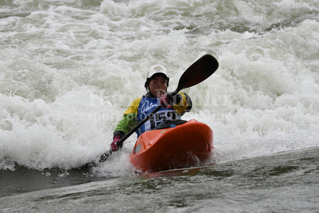 ICF CANOE FREESTYLE WORLD CUP 1 / PLATTLING | 2024 ICF CANOE FREESTYLE WORLD CUP 1 / PLATTLINGWomen's Kayak SurfaceHitomi TAKAKU (Japan) #152 - Realisiert mit Pictrs.com